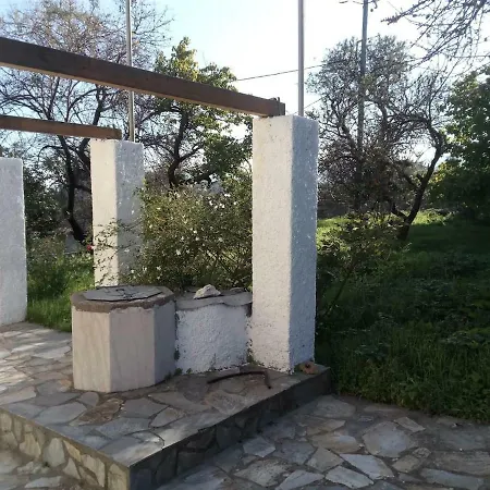 Traditional * Méson Yerakaríon