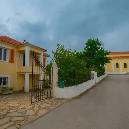 Traditional Méson Yerakaríon